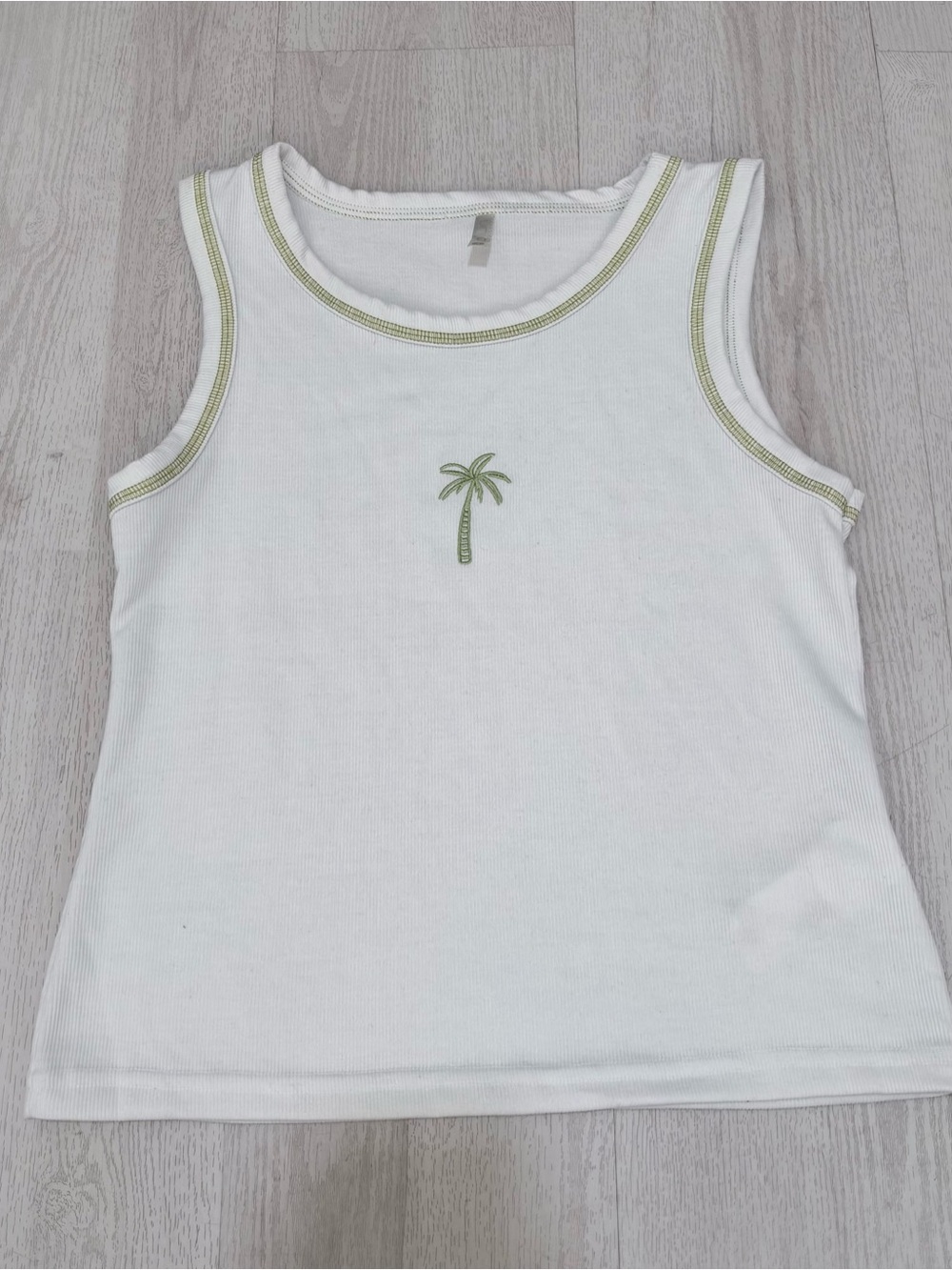 UNIF Ribbed Palm Tree Tank Top (White / Olive Green) Size M